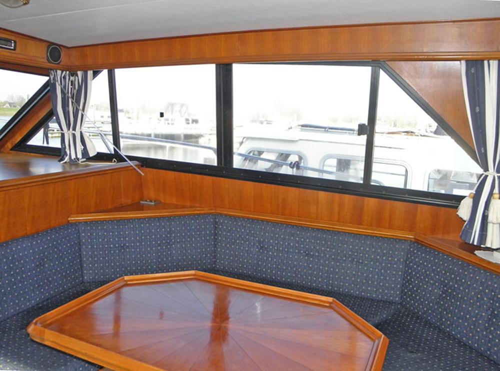 Steuerhaus, Innenausstattung